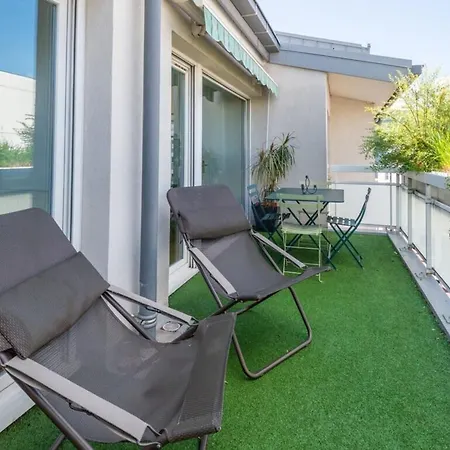 L'avant Scene Furnished Flat *